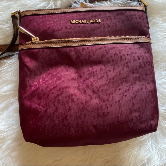 NWT Michael Kors Maroon and Tan Messenger Bag - Picture 5 of 7